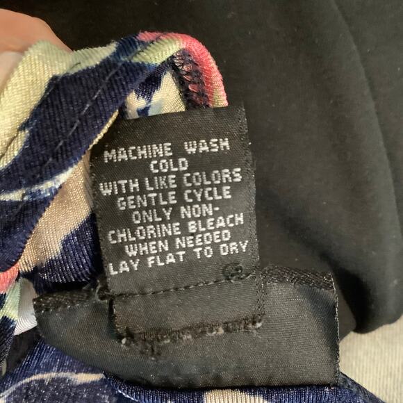 Bay Studio Navy Pink Floral Layered Look Blouse Top Medium - Picture 7 of 7